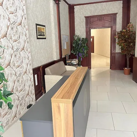 Two-bedroom In Miramar Complex Apartman