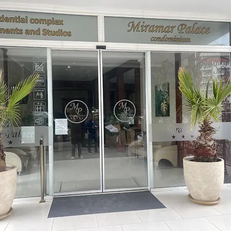 Two-bedroom In Miramar Complex Apartman *